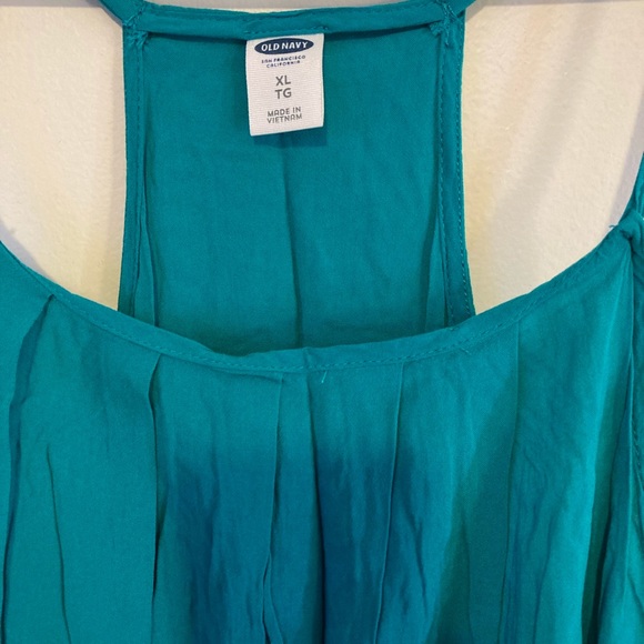 Women’s Old Navy tank top - Picture 2 of 3